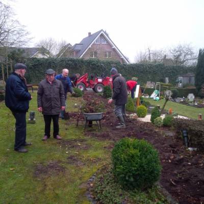 Auch der alte Boden mu raus fr die Neugestaltung