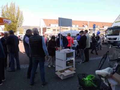 Groe Nachfrage bei der Ostergruaktion mit Eiern im CDU-Design