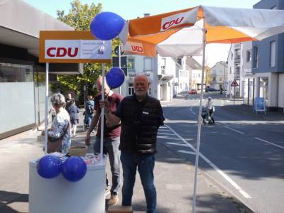 CDU Stand am Aldi fr den Ostergru am 20.4.